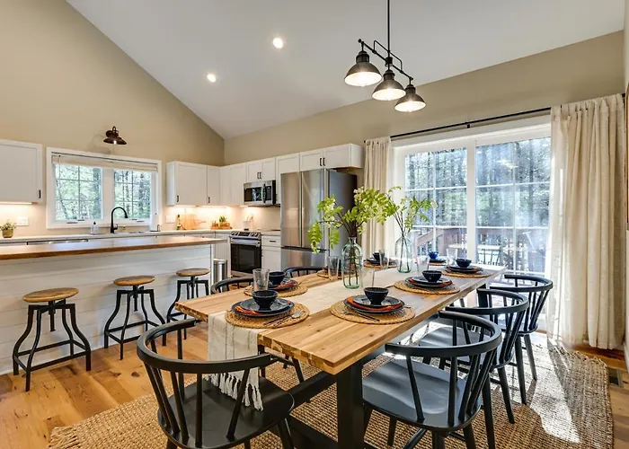 Chic Wisconsin Retreat W/ Deck, Grill & Fire Pit!