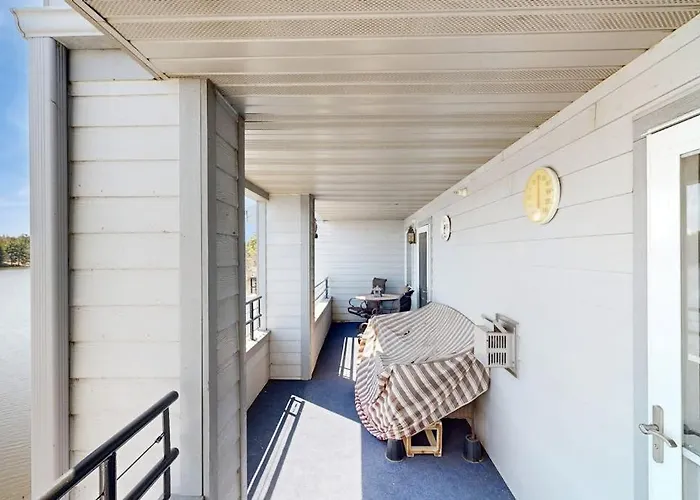 Lighthouse Cove Condo Resort: 418